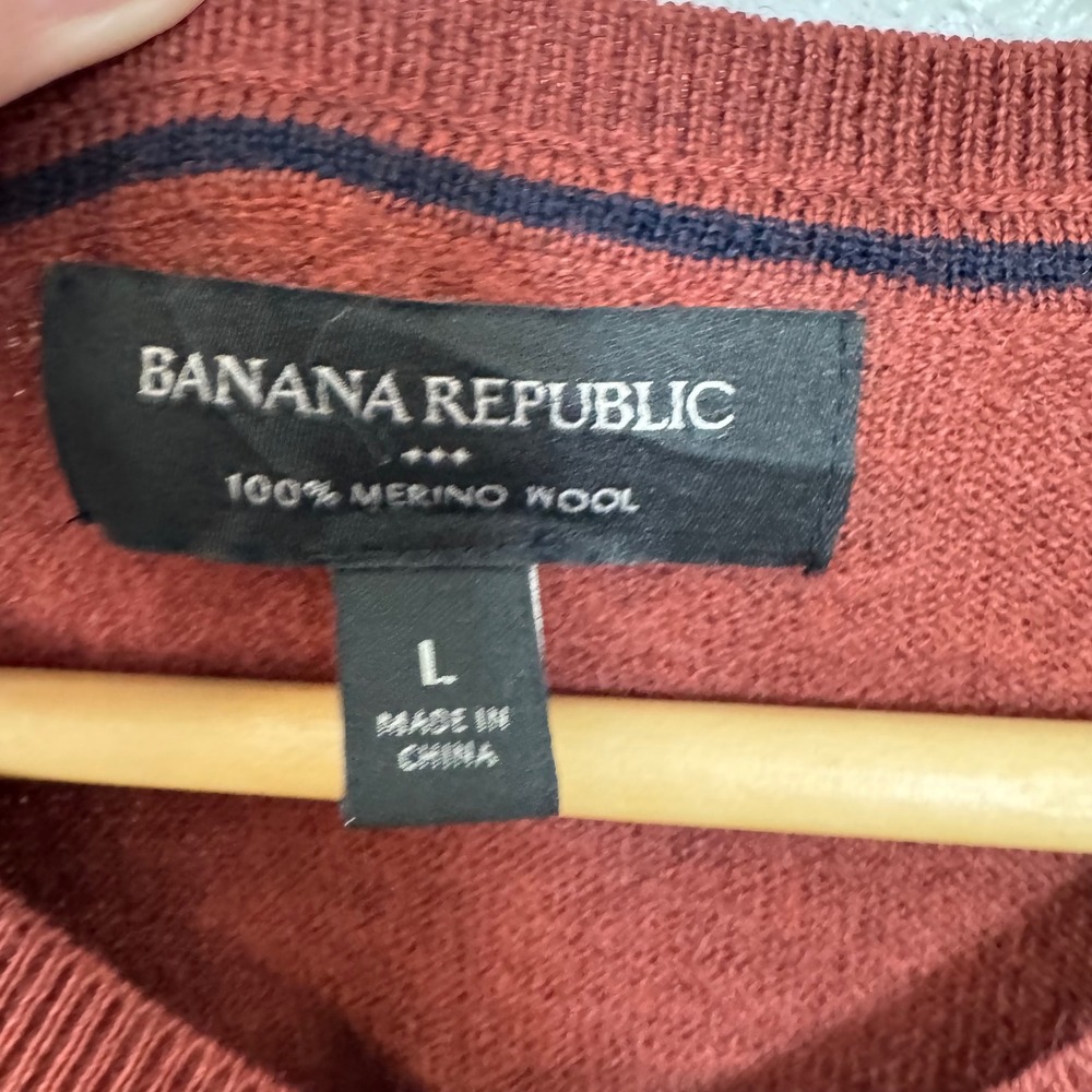 Banana Republic V Neck Merino Wool Sweater Men's Size L Red Long Sleeve Pullover - Picture 3 of 7